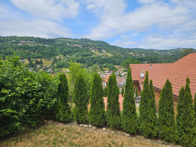 013- CHALET LEOBINA,proche centre,vue panoramique,8pers