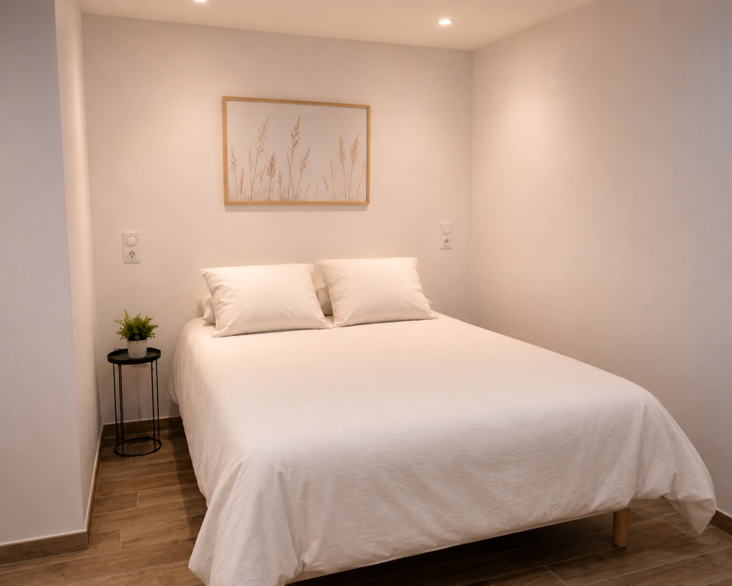 Studio Tout Équipé à Rouen — coin nuit confortable
