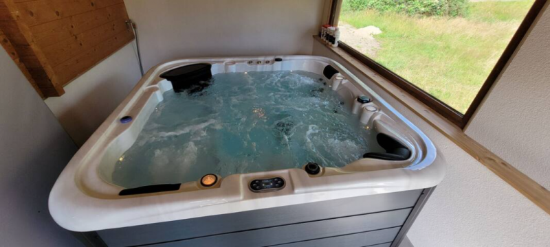 030- Le chalet des Broches - jacuzzi - photo 5